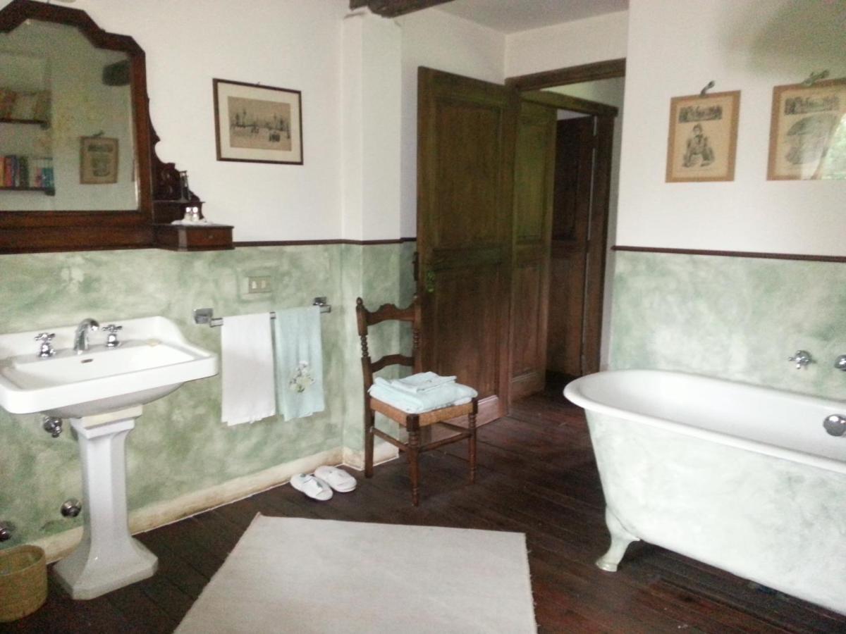 ホテル Antica Cascina Del Medico Muzzano エクステリア 写真