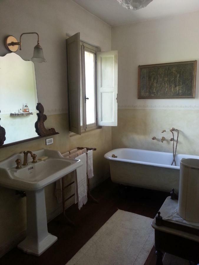 ホテル Antica Cascina Del Medico Muzzano エクステリア 写真