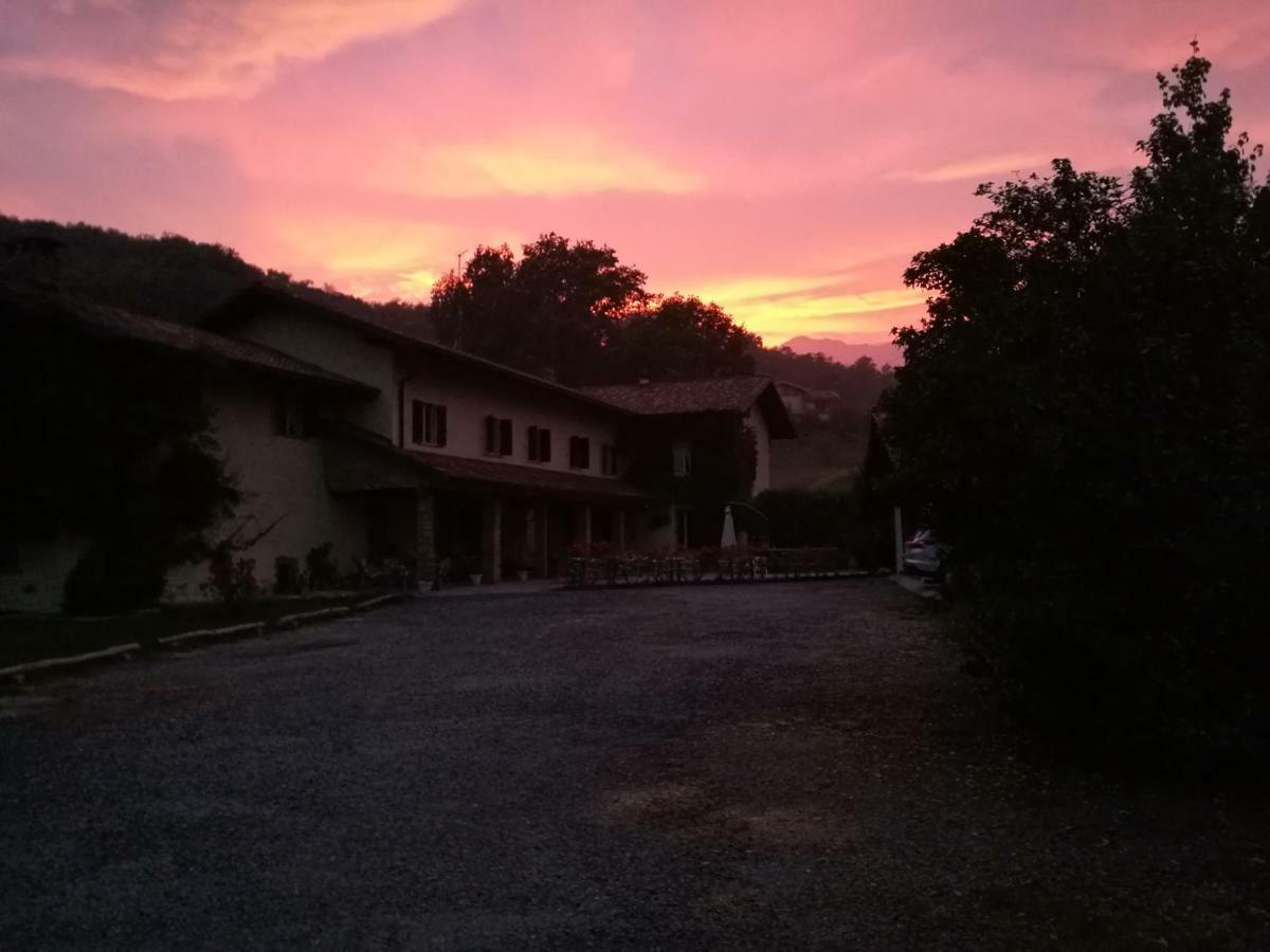 ホテル Antica Cascina Del Medico Muzzano エクステリア 写真